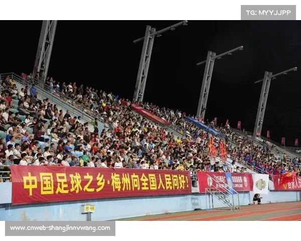 梅州客家补时连扳两球,顽强精神获赞 梅州客家补时连扳两球,顽强精神获赞